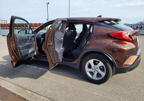Toyota C-HR cena 77000 przebieg: 150000, rok produkcji 2018 z Kraków małe 37